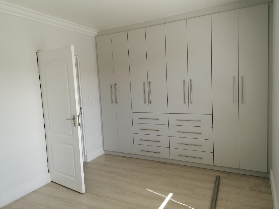 To Let 3 Bedroom Property for Rent in Langeberg Heights Western Cape